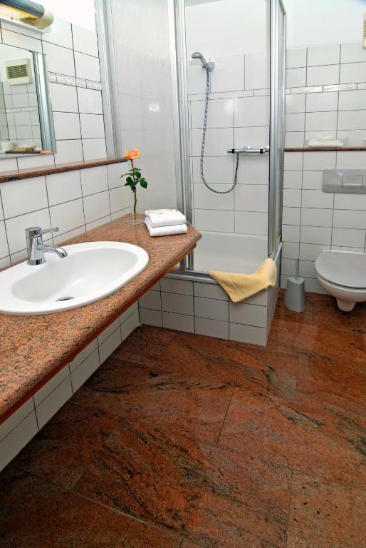 Hotel Am Schwan Dusseldorf Phòng bức ảnh